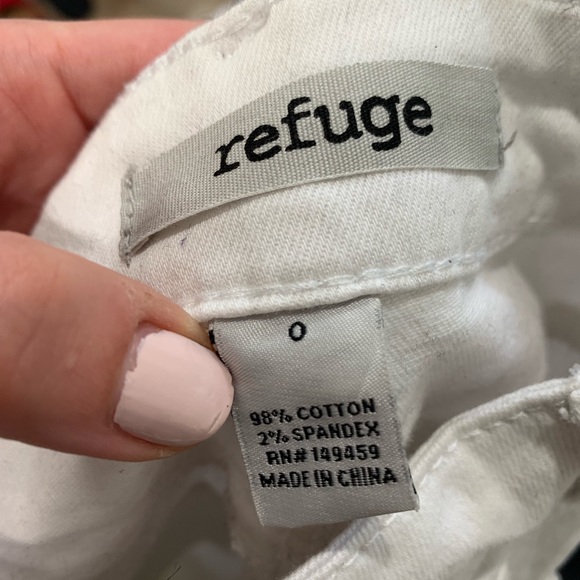 Withe Jeans - Picture 4 of 5